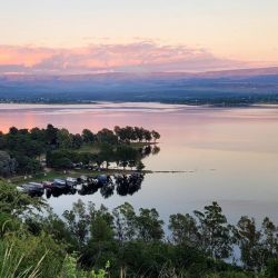 Las líneas que marcaron la diferencia fueron las líneas de vuelo de dos anzuelos, equipadas con plomos livianos de 5 gramos, ideales para trabajar de manera delicada en media agua.