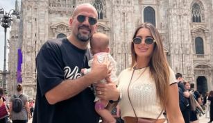 Juan Sebastián Verón y Valentina Martín con la pequeña Mila