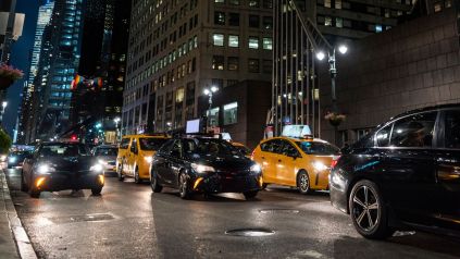 Conducir de noche le cuesta más de 100 euros al año a los españoles por miedo al volante