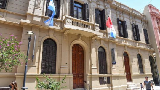 "No hemos visto ningún contrato": denuncian que una funcionaria de Anisacate factura desde Europa y piden explicaciones