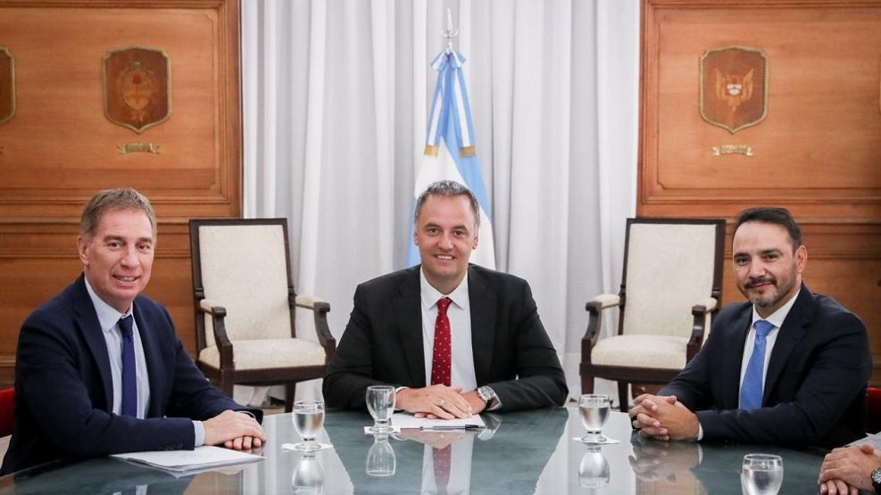 Juan Pablo Valdés con Santilli y Adorni