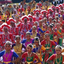 Artistas realizan una presentación durante las celebraciones del 78 Día de la Independencia, en Colombo, Sri Lanka. | Foto:Xinhua/Ajith Perera