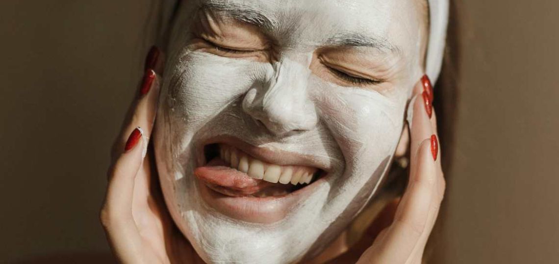 Cosmeticorexia: qué es y cómo combatir la obsesión estética que afecta a los adolescentes