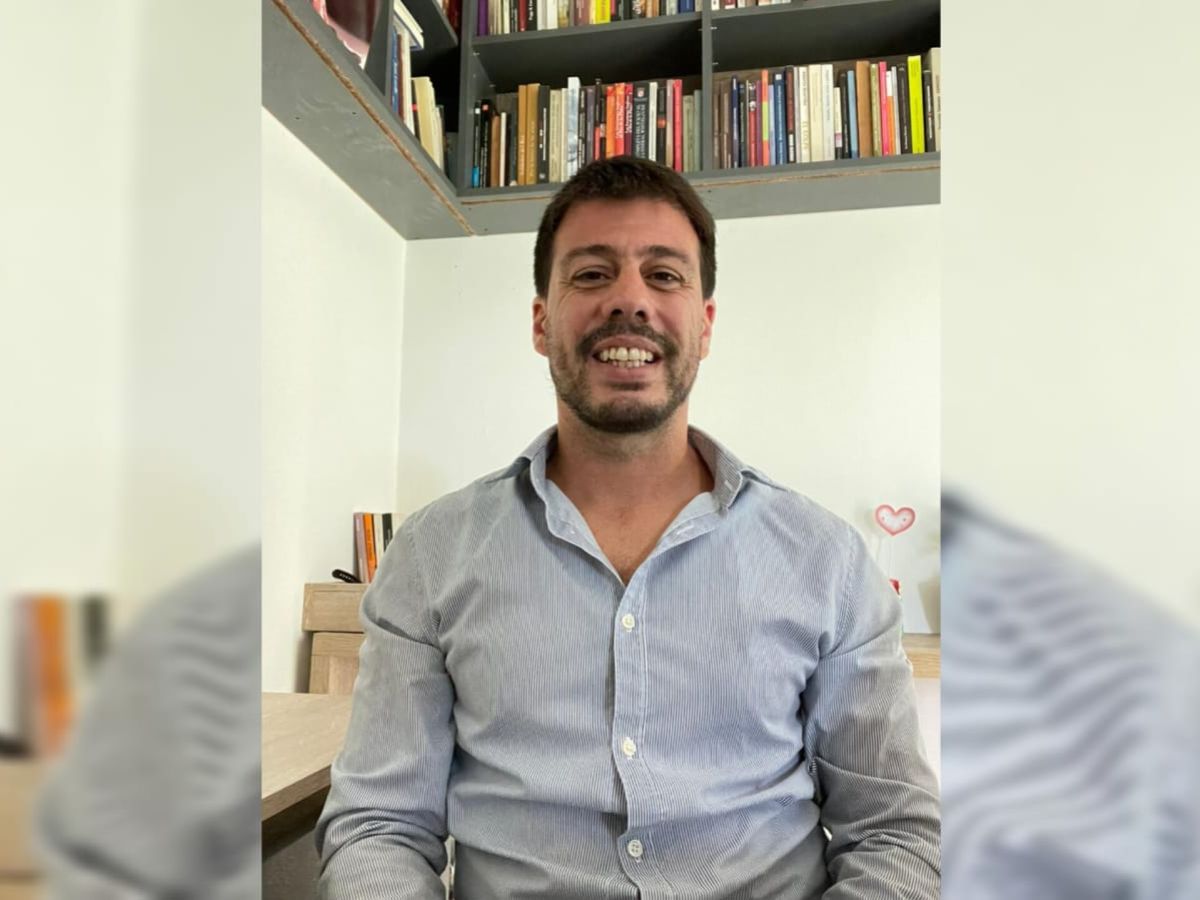 Alejandro Morea, historiador (CONICET): “El sable corvo es el principal objeto del MHN y parte central del relato de nuestra historia”