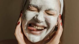 Cosmeticorexia: qué es y cómo combatir la obsesión estética que afecta a los adolescentes