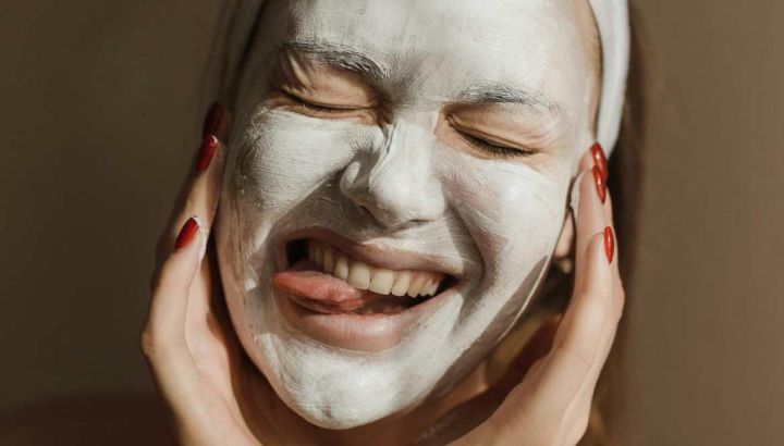 Cosmeticorexia: qué es y cómo combatir la obsesión estética que afecta a los adolescentes