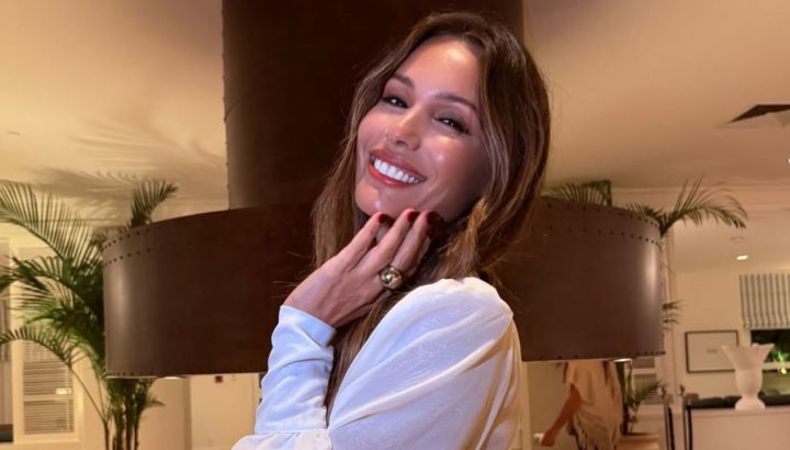 Pampita brilló con un look total black que es tendencia esta temporada