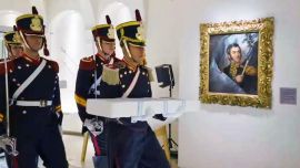 Lejos de Granaderos, el sable de San Martín está en peligro