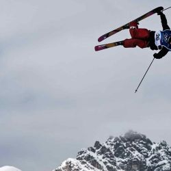 Naomi Urness de Canadá compite en la primera manga final de slopestyle femenino de esquí libre durante los Juegos Olímpicos de Invierno. Foto de Jeff PACHOUD / AFP  | Foto:AFP