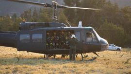 Más de 90 brigadistas fueron helitransportados al lugar.