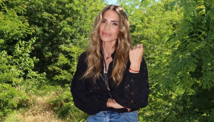 María Vázquez y un look etéreo con la tendencia butter yellow