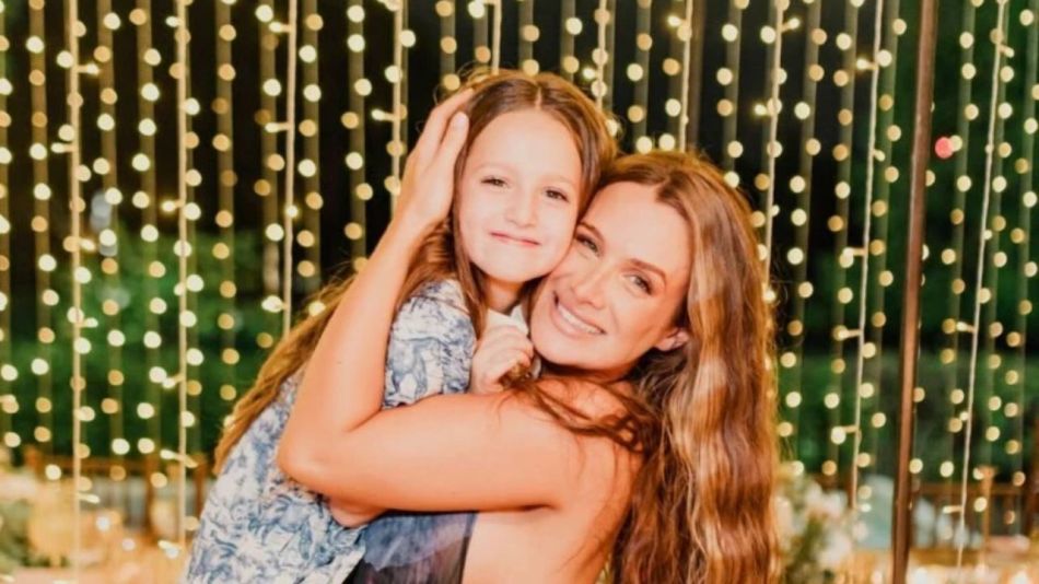 Así fue el cumpleaños de Francesca, la hija de Cami Homs y Rodrigo de Paul, con una gran pool party