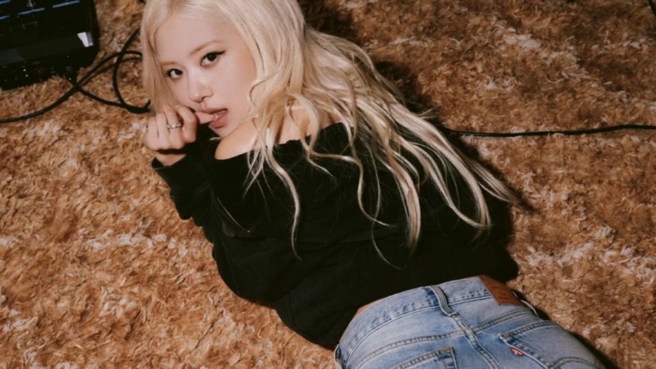 Rosé x Levis
