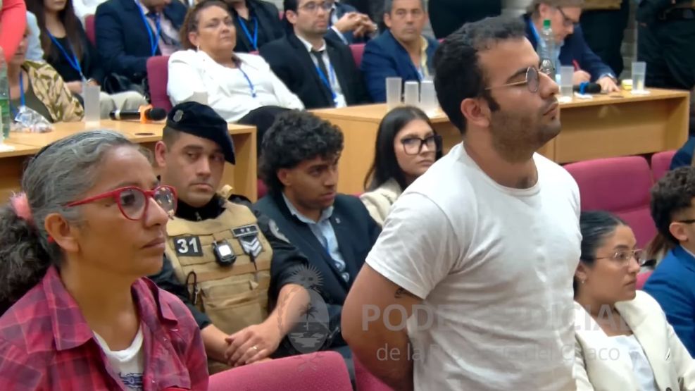 Marcela Acuña y César Sena.