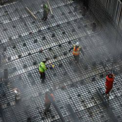 Se observa a trabajadores en el lugar del proyecto de construcción del túnel Gateway en el barrio de Manhattan en la ciudad de Nueva York. Foto de Kena Betancur / AFP | Foto:AFP