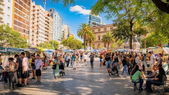 Fin de semana largo: viajaron casi 50% más turistas que en 2025, pero el gasto real cayó 1,6%, según CAME