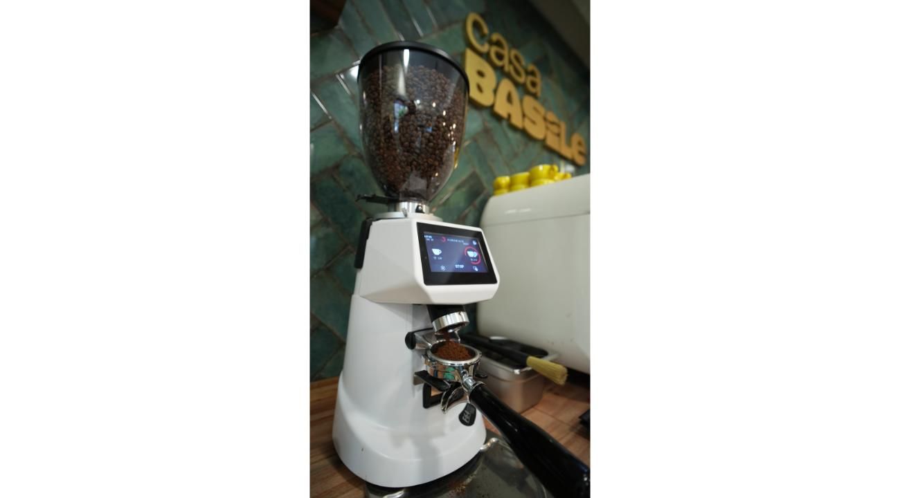 La apertura de Casa Basile y el vínculo con West Indian