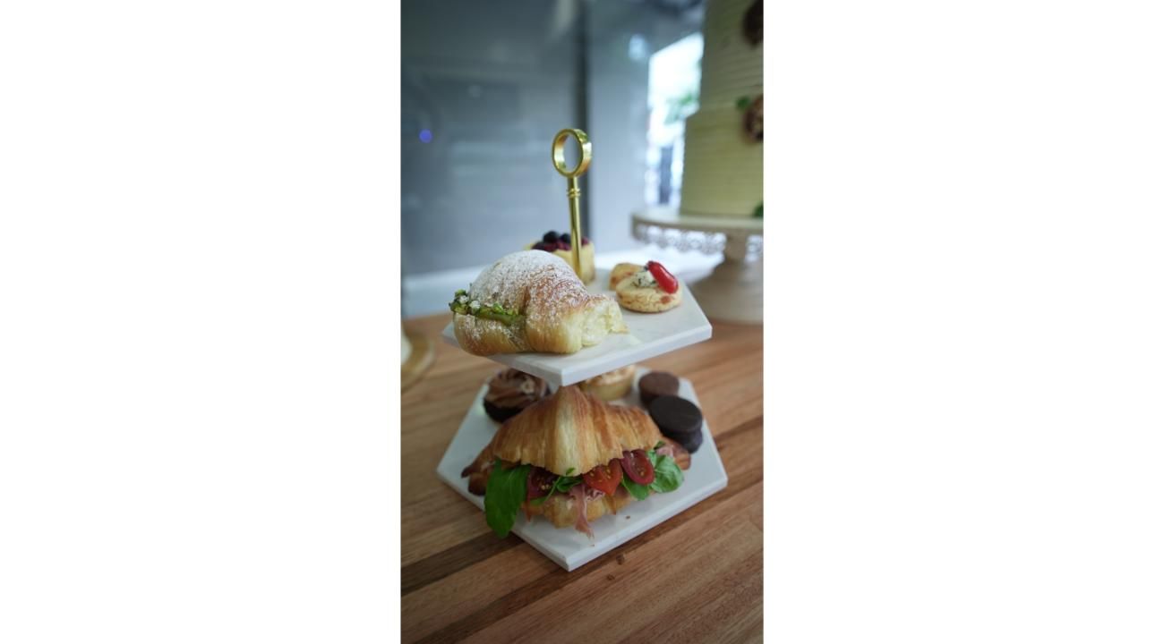 La apertura de Casa Basile y el vínculo con West Indian