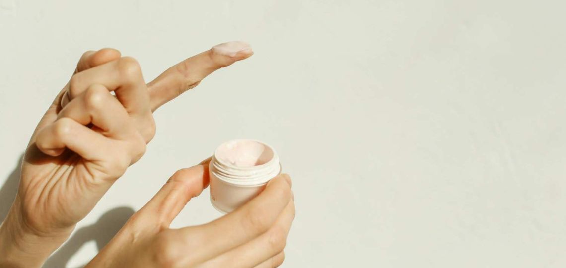 Crema facial, corporal y de manos: por qué no deberías usar la misma en todo el cuerpo
