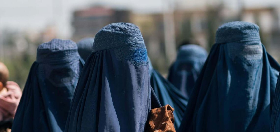 Los talibanes reescribieron el Código Penal y ahora las esposas son oficialmente esclavas de sus maridos