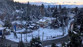 Inesperada nevada cubrió Bariloche y El Bolsón tras días de incertidumbre por los incendios forestales
