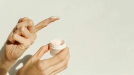 Crema facial, corporal y de manos: por qué no deberías usar la misma en todo el cuerpo
