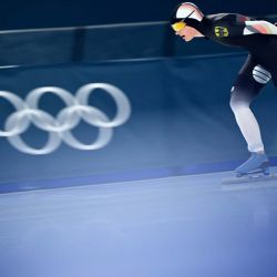 Maira Jasch de Alemania compite en la prueba femenina de 5000 m de patinaje de velocidad durante los Juegos Olímpicos de Invierno Milano Cortina. Foto de JULIEN DE ROSA / AFP | Foto:AFP