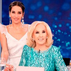 Mirtha Legrand (Shell), la reina madre de la televisión argentina, encontró en su nieta Juana Viale (YPF) a su heredera natural. Sin embargo, la estrategia publicitaria eligió enfrentarlas. | Foto:Cedoc