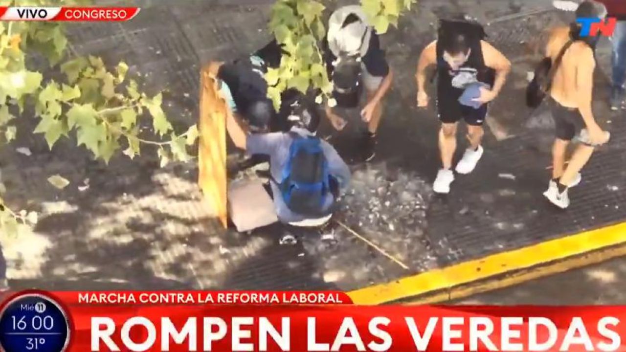 Rompen las veredas | Foto:TN