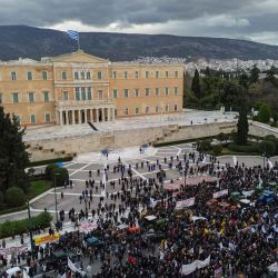 Agricultores griegos protestando con tractores frente al parlamento griego en Atenas. Foto de Aris MESSINIS / AFP | Foto:AFP