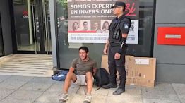 Detención del hombre de 31 años que dormía en un cajero y lo acusan de terrorismo 20260213