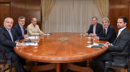 Luis Caputo con representantes de la UIA 13022026