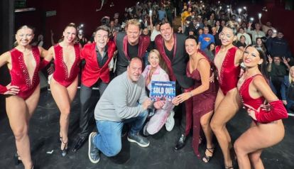 Matías Alé y su elenco en la obra Función Imposible