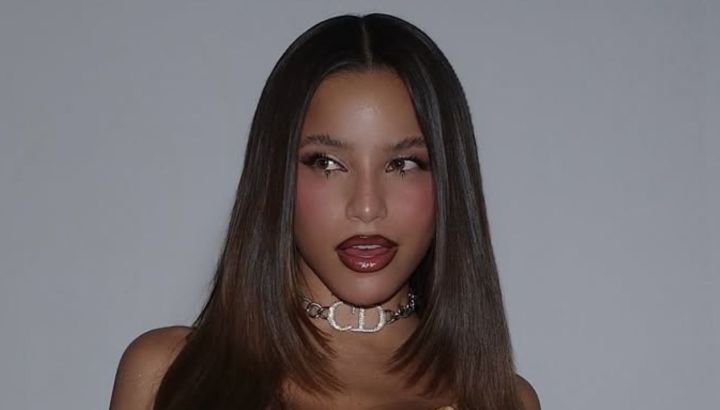 Emilia Mernes deslumbró en New York con su look elegante estilo otoñal para el Fashion Week