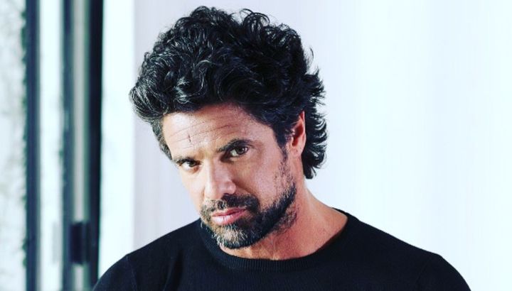 Filtraron la primera foto de Luciano Castro internado y estalló la polémica