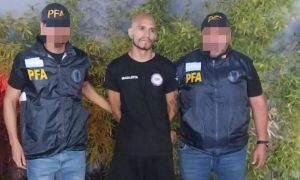 Detuvieron a otro de los acusados de haber lanzado bombas molotov frente al Congreso.