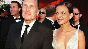 Robert Duvall y la argentina Luciana Pedraza