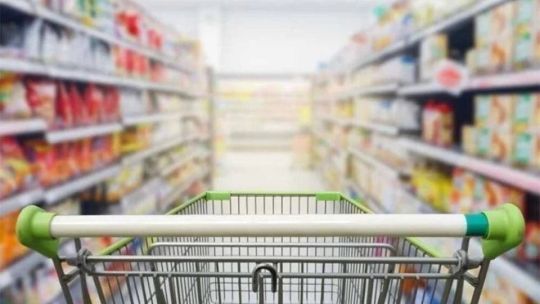 En el NEA el changuito es más barato, pero pesa casi el doble sobre los ingresos familiares