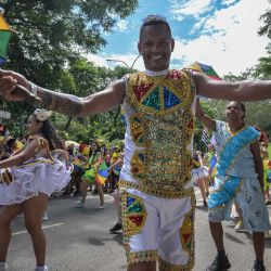 Fiesteros participan en el carnaval callejero Galo da Madrugada (Gallo del Amanecer) en Sao Paulo, Brasil. Foto por NELSON ALMEIDA / AFP | Foto:AFP