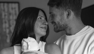  La tierna secuencia de Alaia, la hija de Ailen Cova y Alexis Mac Allister, al descrubrir el viento 