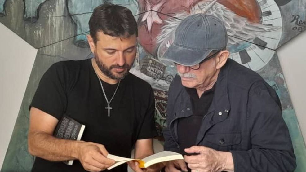 Juan Grabois y Silvio Rodríguez 