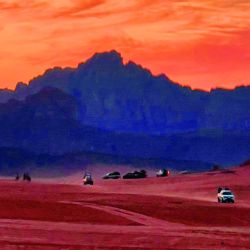 Jordania es un viaje hacia atrás en el tiempo y hacia adentro del desierto. De Amán a Wadi Rum, una travesía entre metrópolis milenarias.