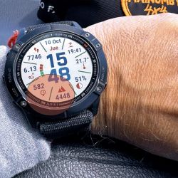 Los neumáticos se endurecen en la medida que ascendemos por la montaña. Por qué y cómo corregirlo.