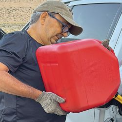 Exigente travesía off road a las lagunas La Fea, La Negra y Cari-Launa, entre el sur mendocino y el norte neuquino.