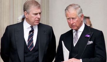 Andrew Mountbatten-Windsor y el rey Carlos III