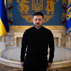 El presidente de Ucrania, Volodymyr Zelensky, posa durante una sesión fotográfica al margen de una entrevista con periodistas de AFP en Kiev. Foto de HENRY NICHOLLS / AFP | Foto:AFP