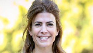 Juliana Awada brilló con la blusa perfecta para usar con jean