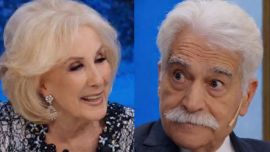 Sexy a los 98, Mirtha Legrand 'beboteó' en su Mesaza con Jorge Asís: "Vos eras muy mujeriego... ¿Yo te gusto?"