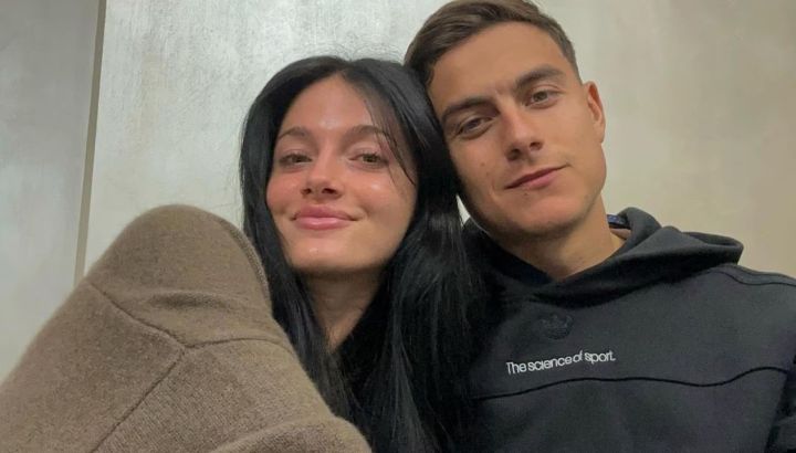 Ni vestido maternal ni look romántico, Oriana Sabatini impone la tendencia “bare bump” junto a Paulo Dybala