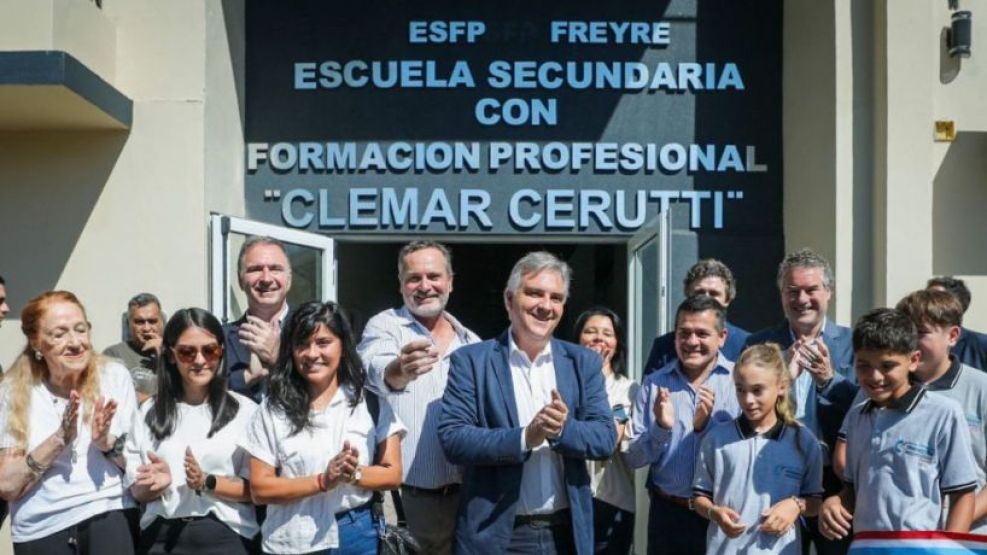 Primera Escuela Secundaria con Formación Profesional en Industrialización de Productos Lácteos del país